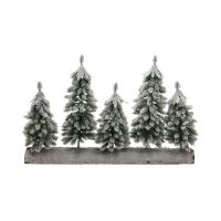 snowy-spruce-tree-arrangement