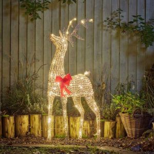 Outdoor-Christmas-Reindeer