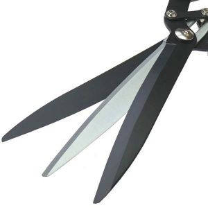 Tri-Blade Cutting Shears